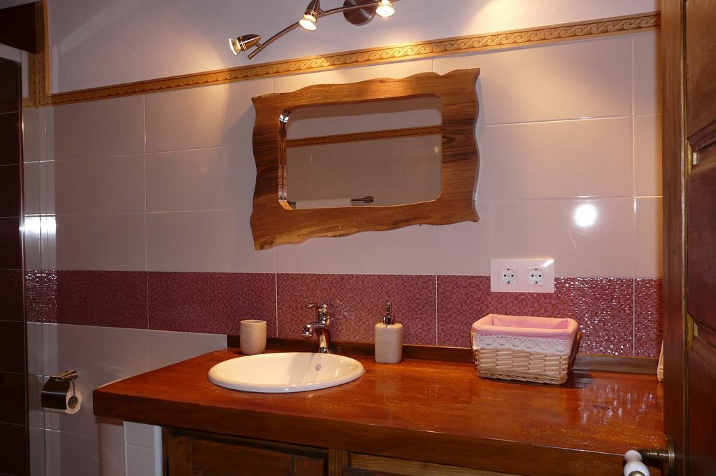 Apartamentos La Condesa Valmeo Szoba fotó